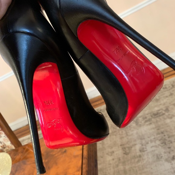 Christian Louboutin red bottoms “So Kate” - Picture 5 of 8